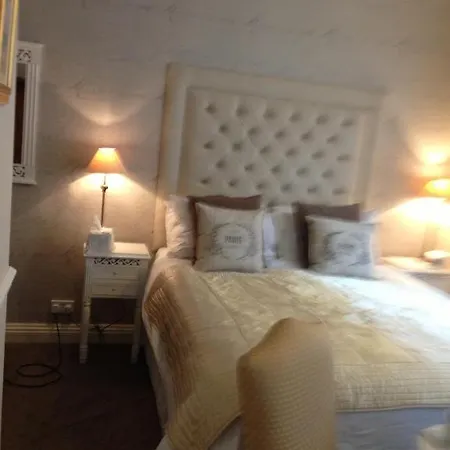 Couette-café The Hollies 4*