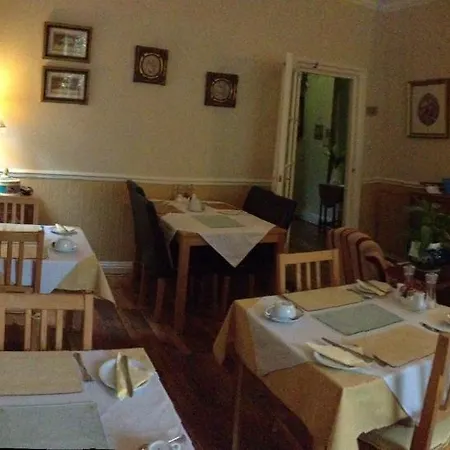 The Hollies Couette-café 4*